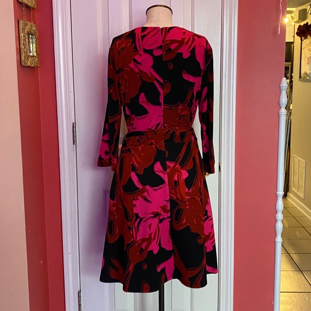 Floral Taylor Wrap Dress - Sz 8 - w. pockets! - Picture 5 of 10